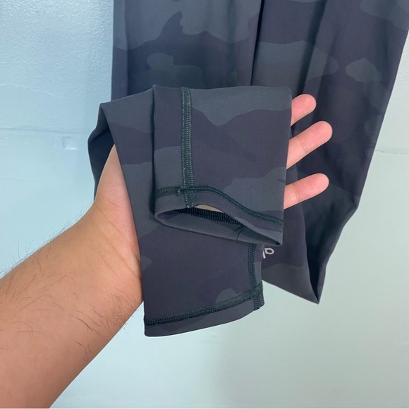 Alo Camo‎ Green Black Leggings Sz XS - Picture 3 of 7